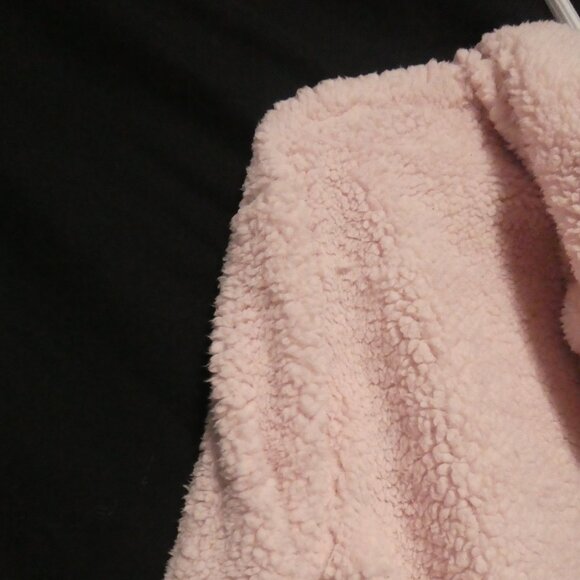 WEEKEND EDITION | small | Light Pink Hooded Teddy Jacket | Loop Zip Pull | GUC - Picture 11 of 16